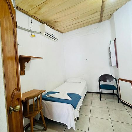 Hostal Darwin Пуерто-Айора Екстер'єр фото