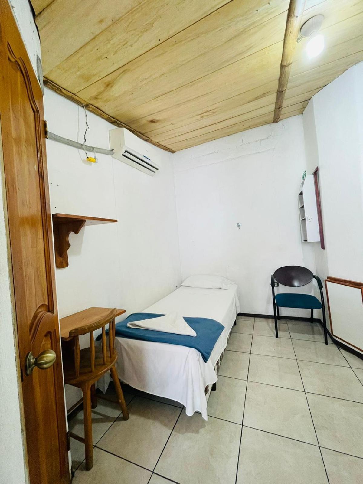 Hostal Darwin Пуерто-Айора Екстер'єр фото