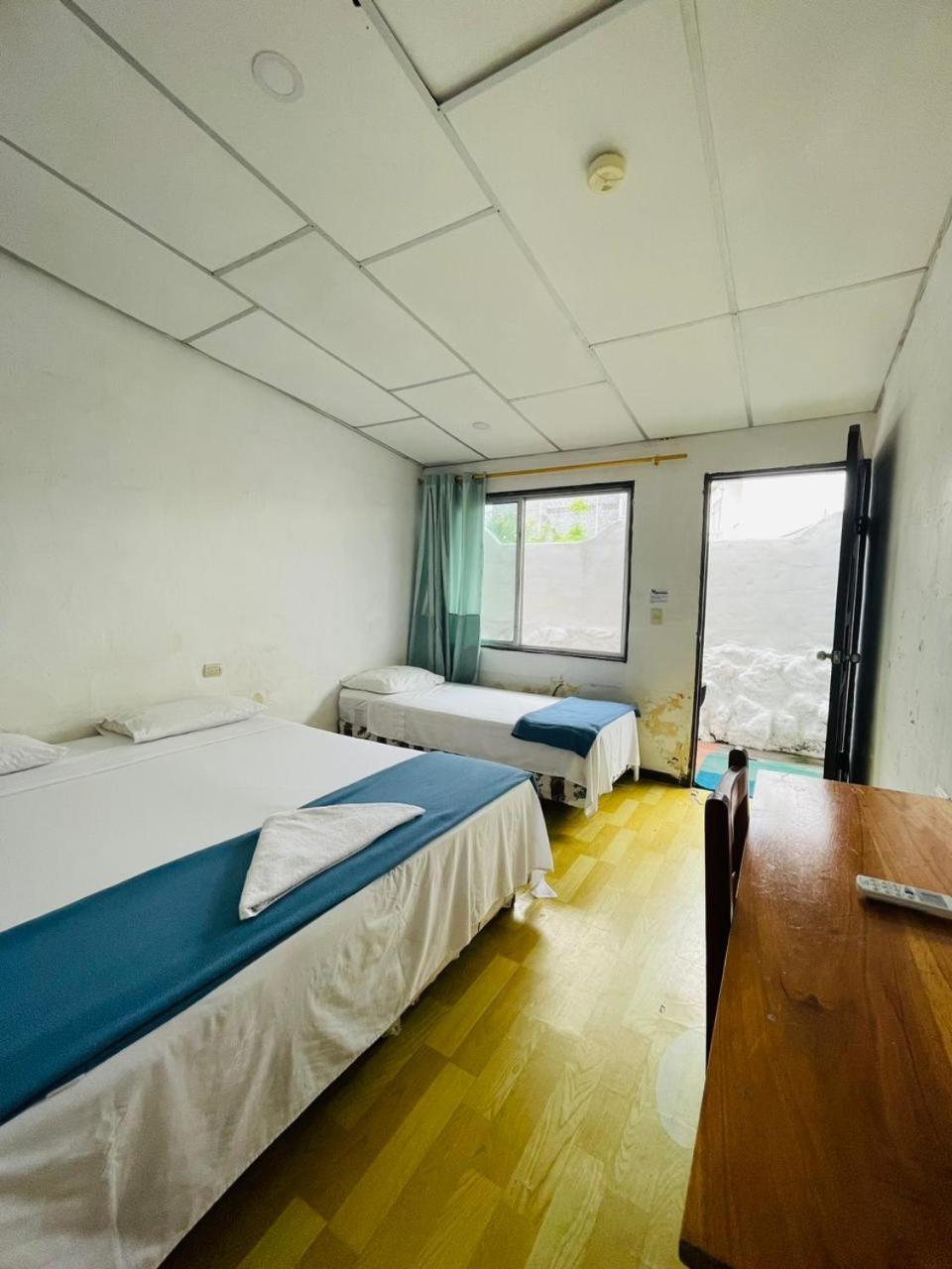 Hostal Darwin Пуерто-Айора Екстер'єр фото